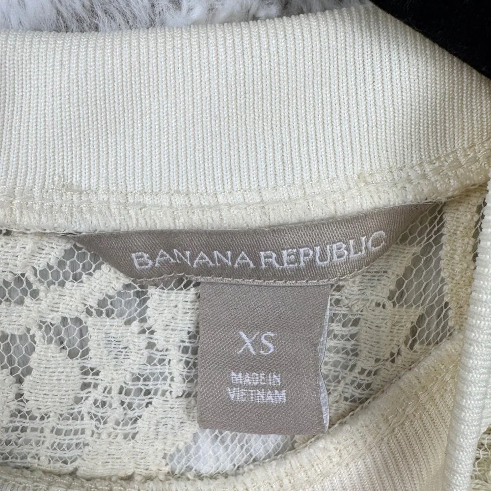 Banana Republic Lace Button Back Top Women XS Ivory‎ Cream Floral Sheer Romantic